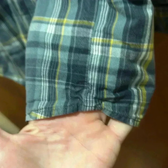 Columbia button-down shirt, size M - Picture 5 of 7